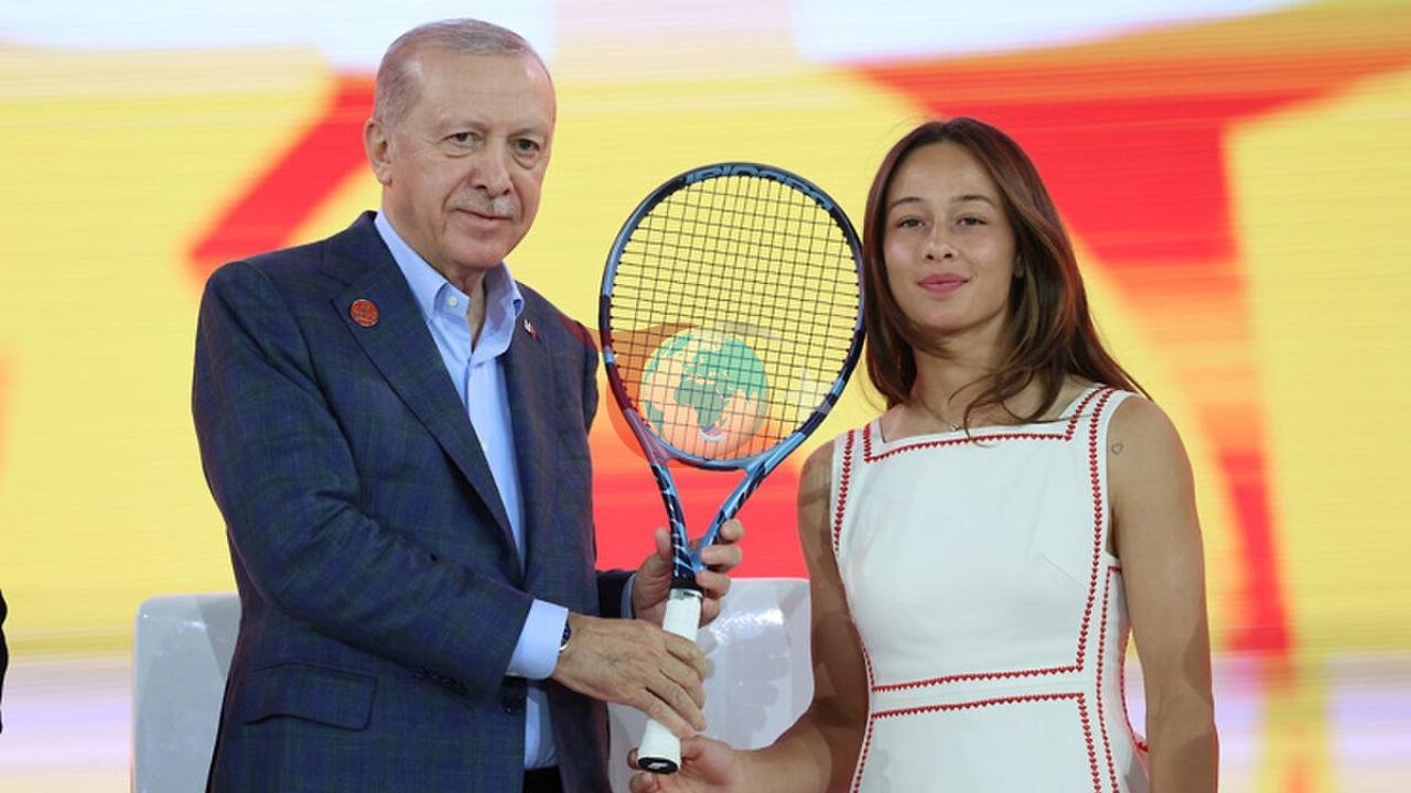 Zeynep Sönmez'den Tarihi Başarı: Dünya Sıralamasında İlk 50'ye Giren İlk Türk Tenisçi Oldu!