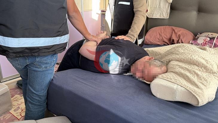 FETÖ'nün Firari 'Köyler Abisi' Kütahya'da Yakalandı: Çamaşır Makinesinin Arkasındaki Gizli Bölmeden Çıktı!