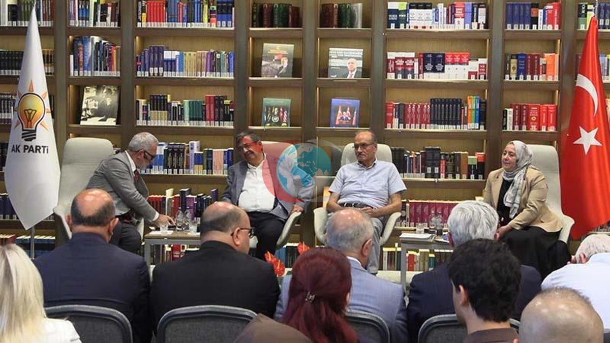 Ankara'da Erdem Bayazıt'a Vefa: "Yedi Güzel Adam"ın Öncü İsmi Kütüphane Sohbetleri'nde Anıldı