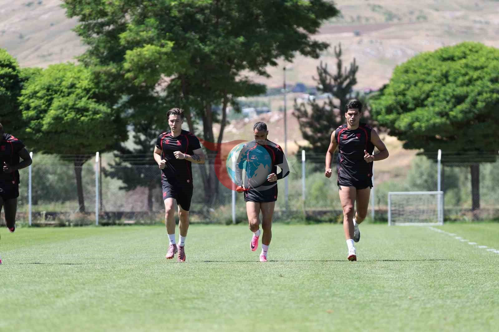 Sivasspor Yeni Sezon Hazırlıklarında Tempoyu Artırdı: Yiğidolar Güne Çift İdmanla Devam Ediyor