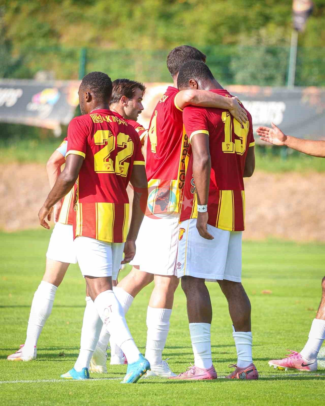 Göztepe Slovenya'da Kazandı: Yeni Transferler Sahneye Çıktı!