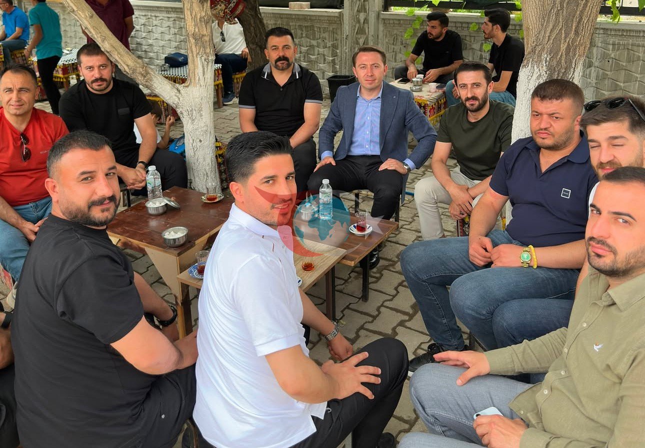 Yüksekova'da Ezber Bozan Kaymakam: Volkan Hülür Halkla İç İçe