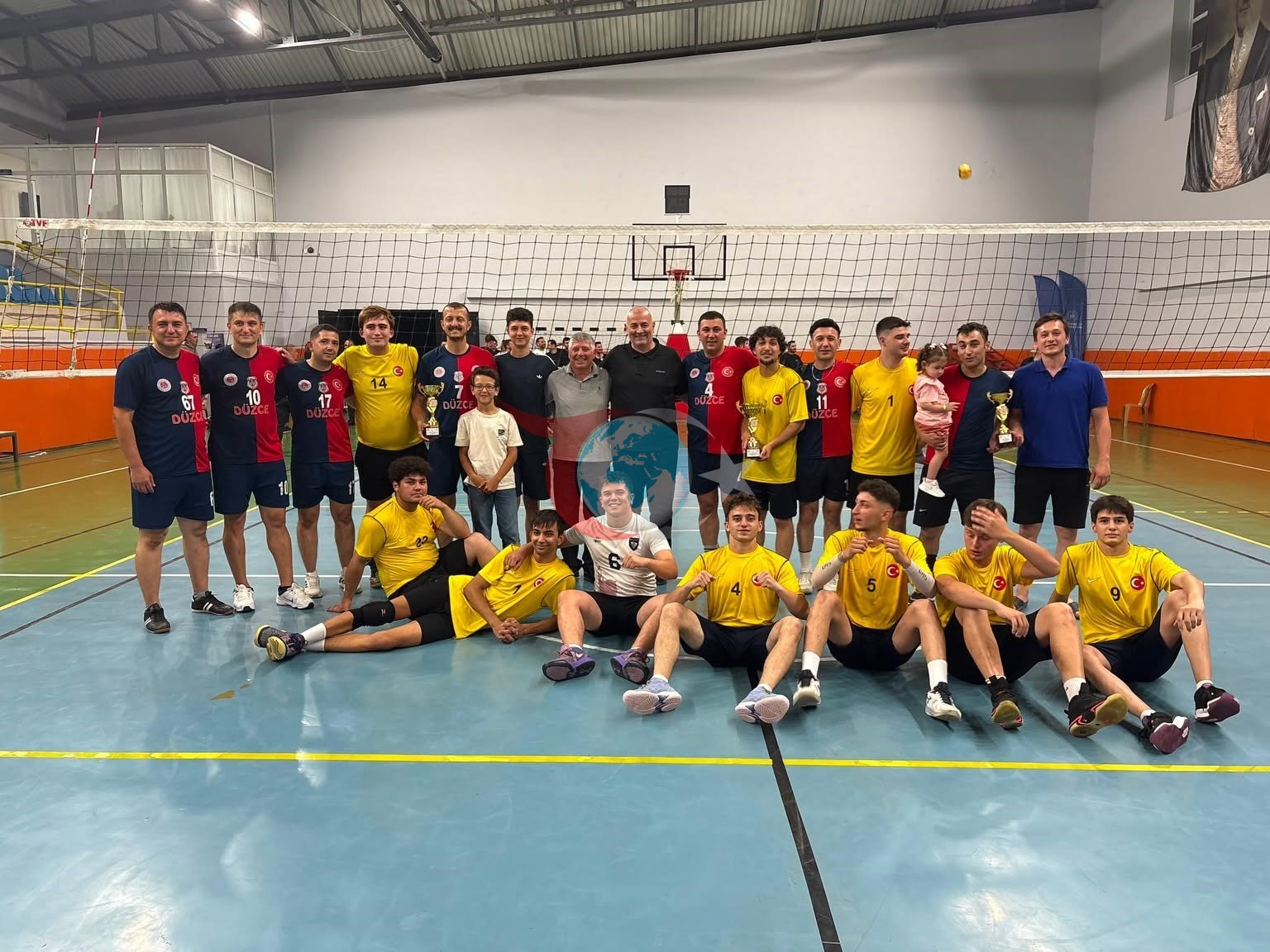 Çilimli'de Voleybol Şöleni: Şampiyonluk Kupası Sofiler Takımının Oldu