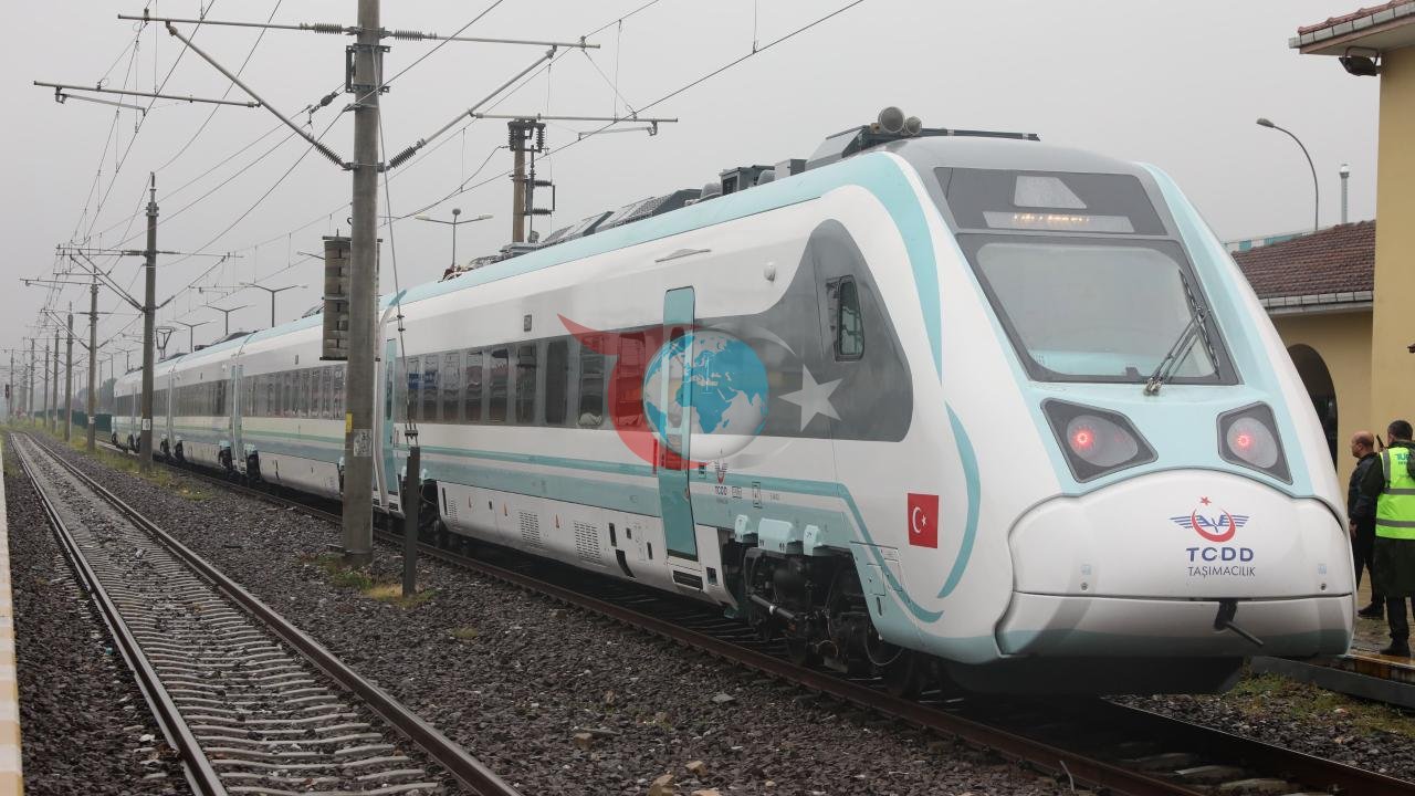 Yerli ve Milli Gurur Yeni Rotasında: Milli Elektrikli Tren Uzunköprü-Halkalı Hattında Seferlere Başlıyor