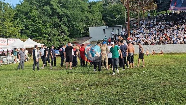 Dağköy yağlı güreşlerinde kavgalı yarı final
