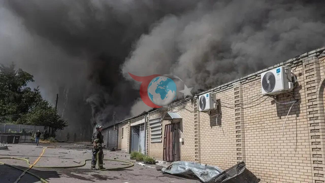 Rusya'dan Ukrayna'nın Stratejik Yujnıy Limanı'na Hassas Füze Darbesi: Yakıt Depoları Vuruldu