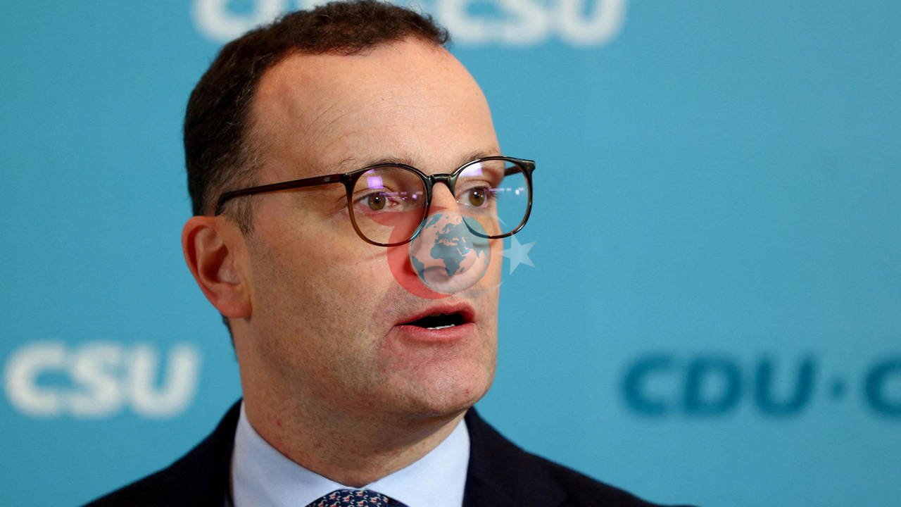 Almanya'da Taşıyıcı Anne Depremi: Jens Spahn Siyasi Krizin Ardından İstifa Etti