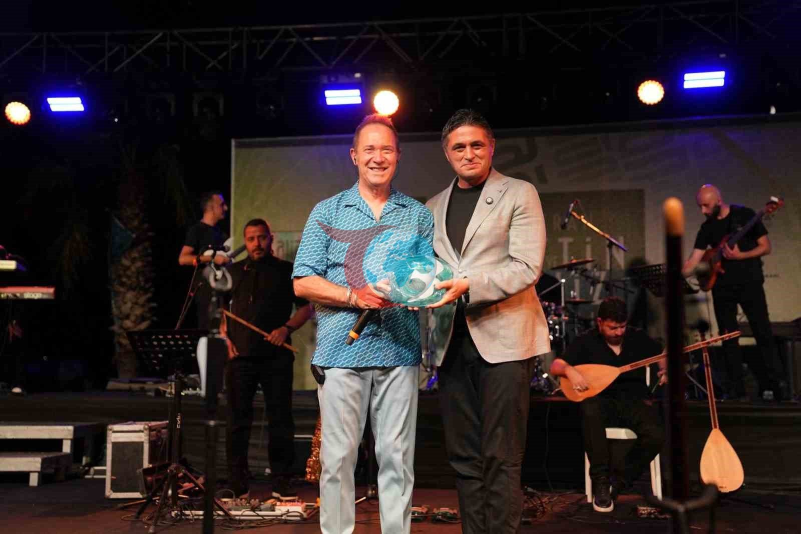 3. Aliağa Sanat Günleri, Şakran Zeytin ve Deniz Festivali ile Kapılarını Açtı