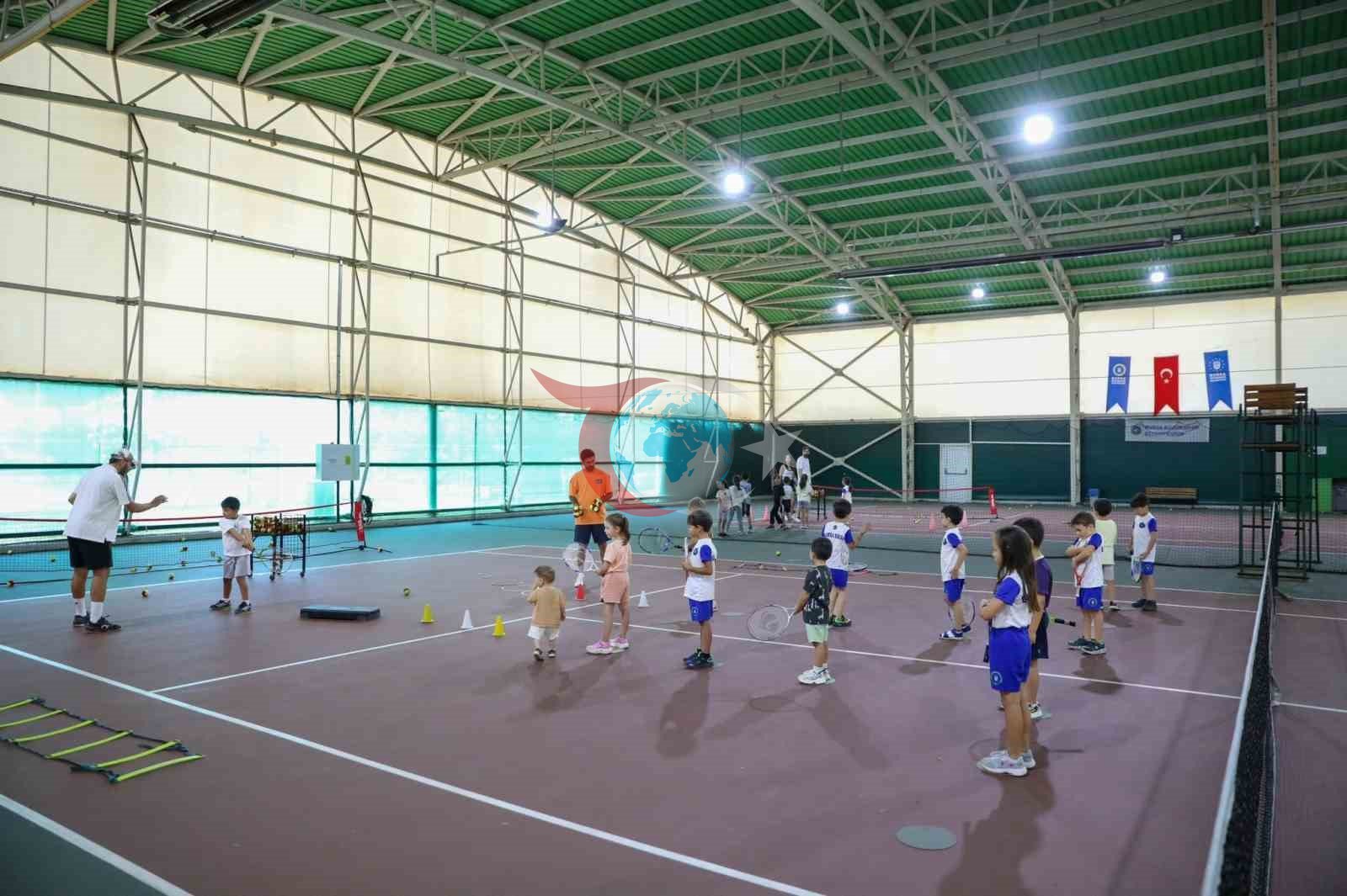 Bursa'da Gençlik Sporla Buluşuyor: Yaz Spor Okulları'nda İlk Dönem Tamamlandı