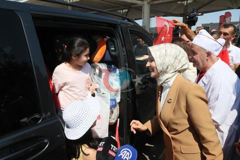 Vazir Göktaş Kapikuledagi muhojirlarni kutib oldi