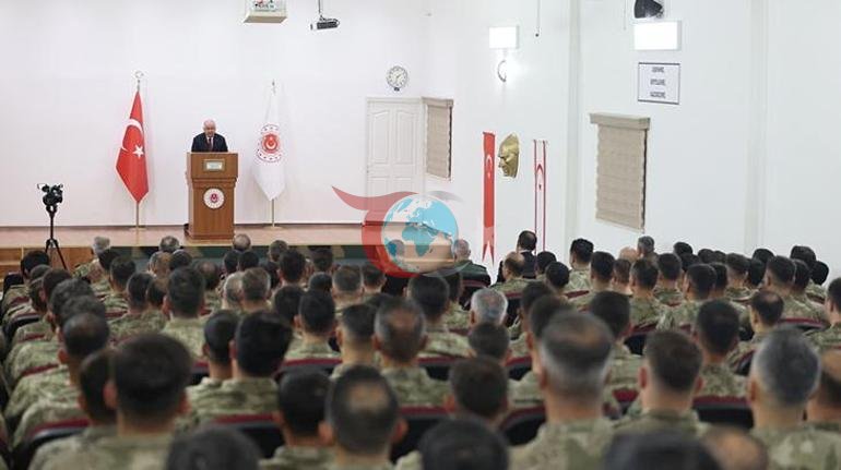 Bakan Gülerden KKTC 14. Zırhlı Tugay Komutanlığına ziyaret