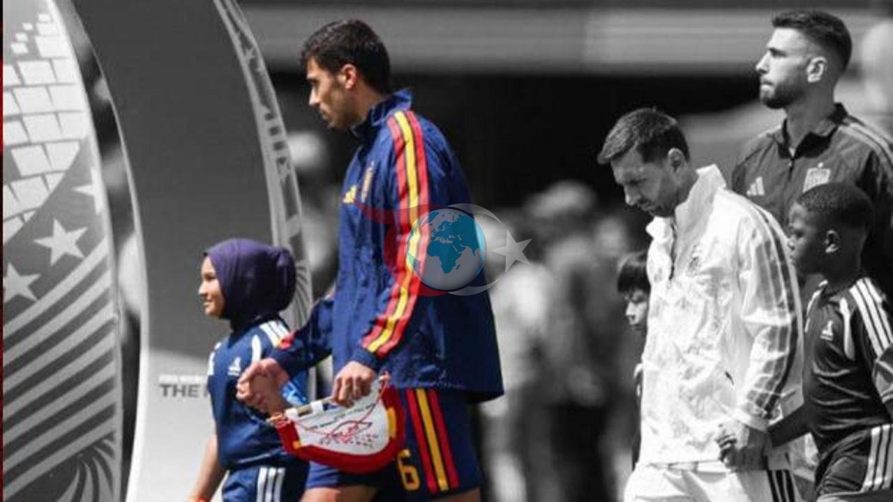 Dünya Kupası Finalinde Tarihi An: İspanya Kaptanı Rodri Sahaya Başörtülü Kızla Çıktı