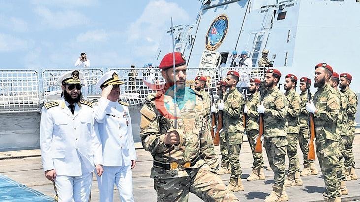 Doğu Akdeniz'de Tarihi Ziyaret: Türk Savaş Gemileri Lazkiye Limanı'nda Gövde Gösterisi Yaptı