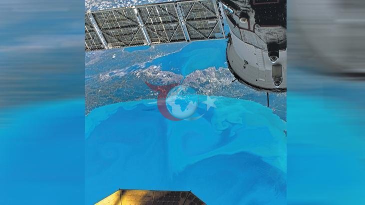 NASA Uzaydan Görüntüledi: İstanbul Boğazı’nda Turkuaz Alarmı ve Gizemli Doğa Olayı
