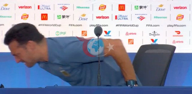 Argentina baş məşqçisi Skaloni göz yaşları tökdü! Danışa bilməyəndə mətbuat konfransını tərk etdi -=