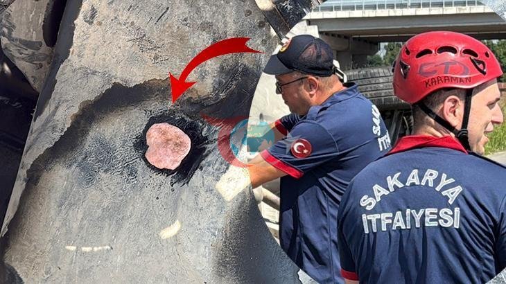 Saniyelerle Yarışılan Kazada İtfaiyeden Ezber Bozan Müdahale: Yakıt Sızıntısını Sakızla Durdurdular