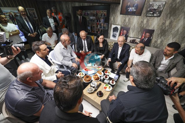 CHP Ümumi Başçısı Kılıçdaroğlu'na ziyarət! Esnafın problemlərini dinlədi - Şəkil 4