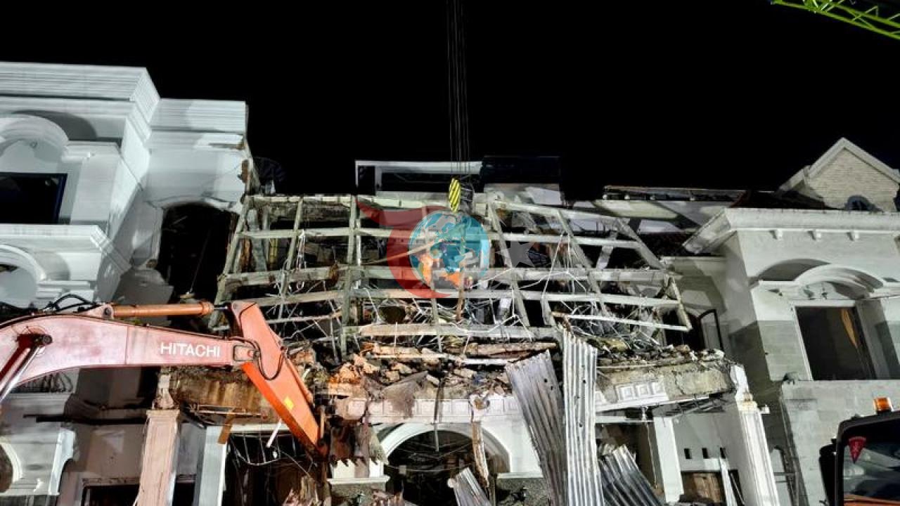 Endonezya'da Lüks Sitede Doğal Gaz Patlaması: 3 Can Kaybı
