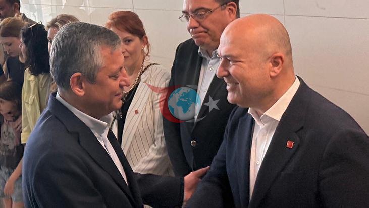 Siyaset Gündeminde Deprem: CHP İzmir Milletvekili Murat Bakan İstifa Ederek Yeni Harekete Katıldı