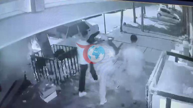 Hamile eşine tatlı almak için evden çıkan genç adam 6 yerinden bıçaklandı Eşi erken doğum yaptı