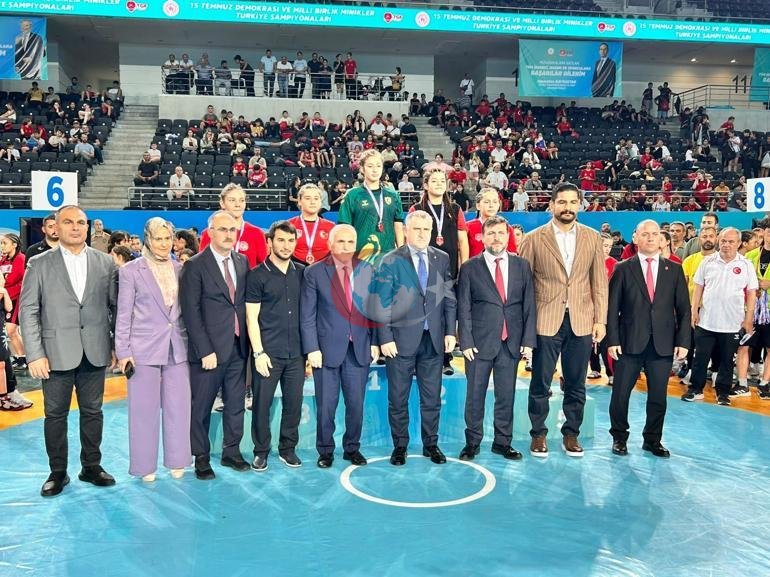 Bakan Bak: Bu gençlerin içinden Avrupa, dünya ve olimpiyat şampiyonları çıkacak