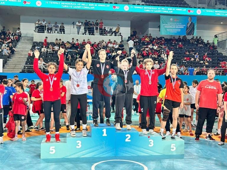 Bakan Bak: Bu gençlerin içinden Avrupa, dünya ve olimpiyat şampiyonları çıkacak