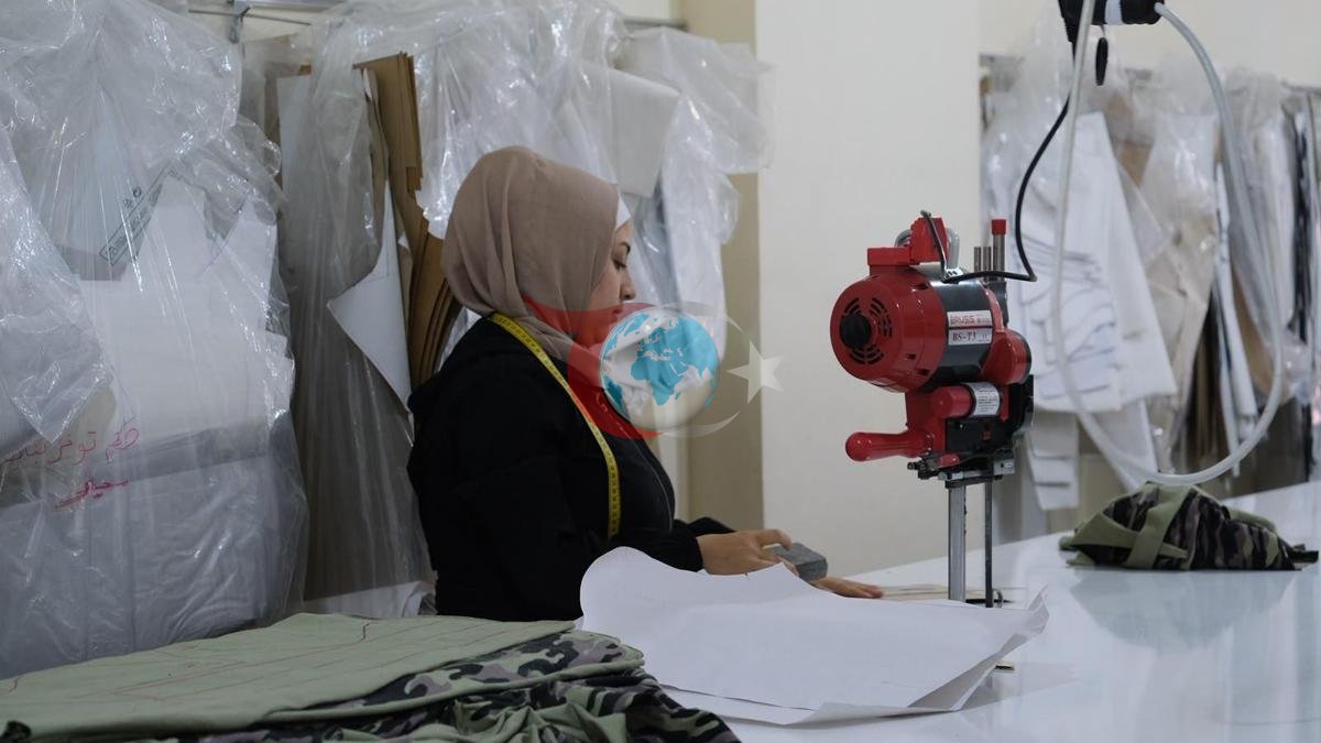 İHH’nın Suriye’deki Terzilik Atölyesi Savaş Mağduru Kadınlara Umut Oluyor