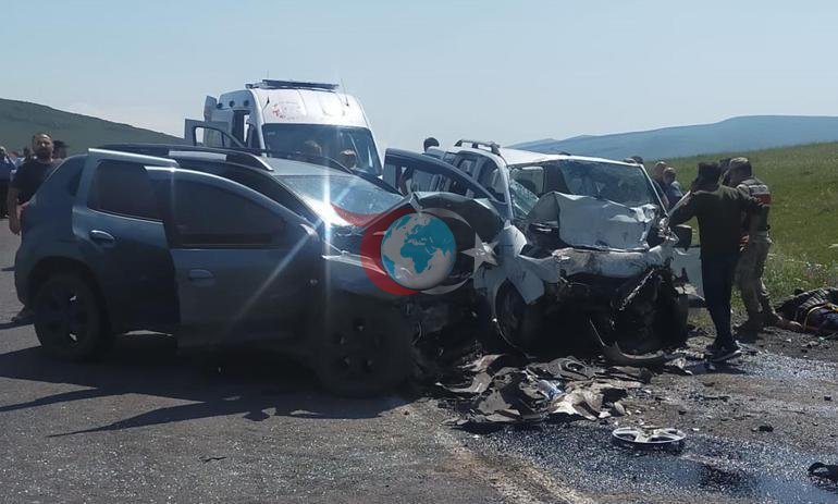 Ardahanda feci kaza İki araç çarpıştı, 4 kişi hayatını kaybetti
