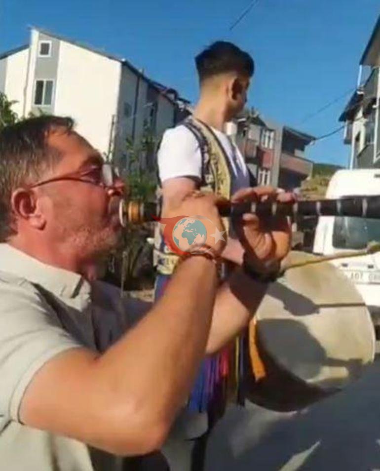 Düğünde korku dolu anlar Zurnacı bir anda yere yığıldı