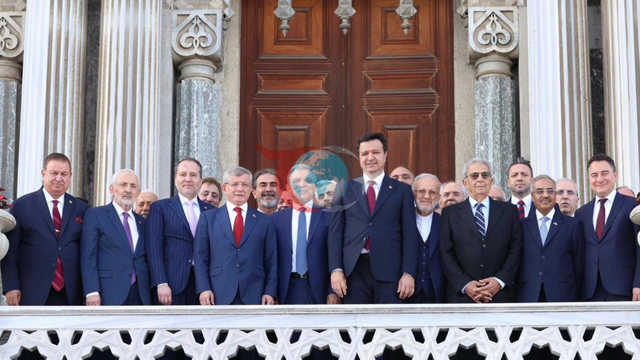 Abdullah Gül'den Cumhurbaşkanı Erdoğan'a Sürpriz KHK Mesajı: Siyasette Yeni Dengeler mi Kuruluyor?