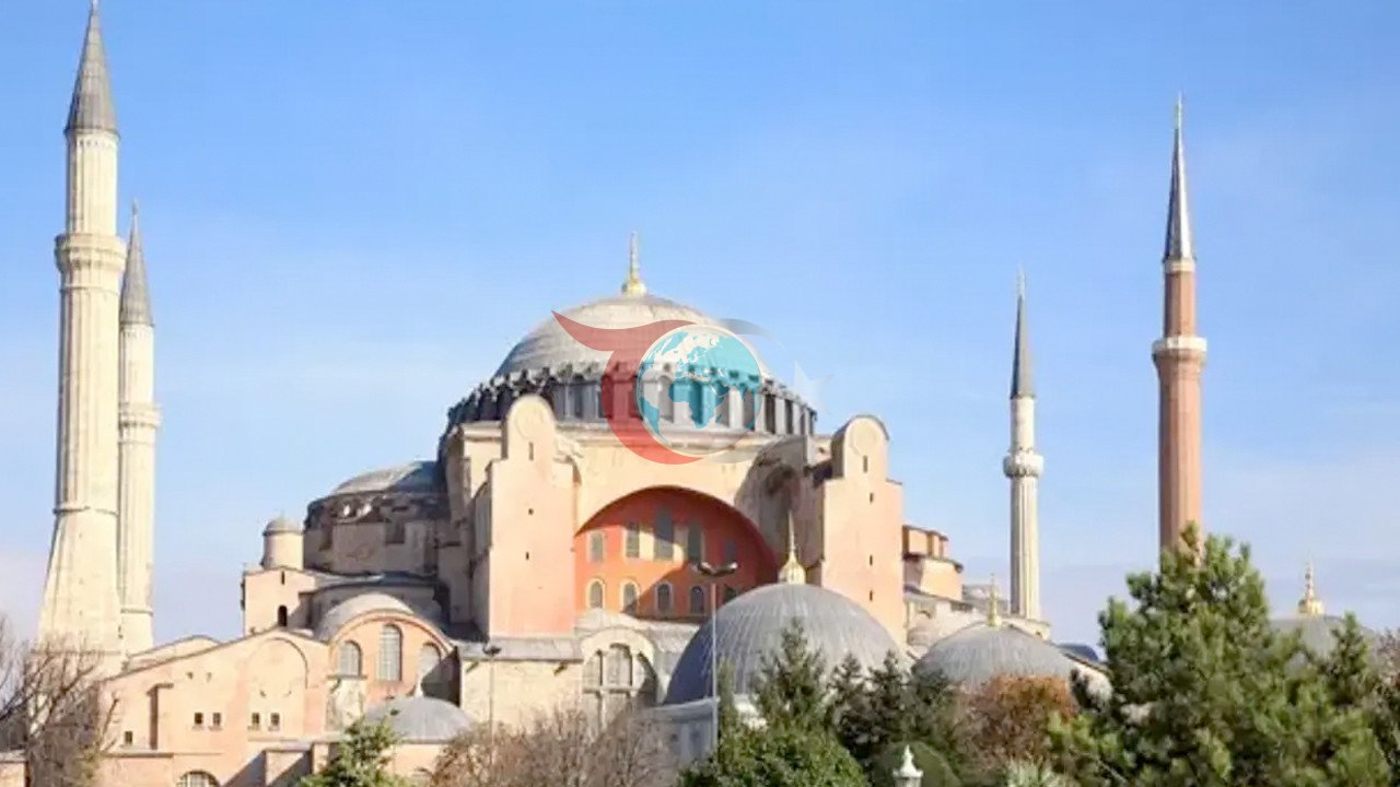 AK Parti'den "Ayasofya-i Kebir Cami-i Şerifi" Paylaşımı: Tarihi Kararın Yıl Dönümü Kutlanıyor