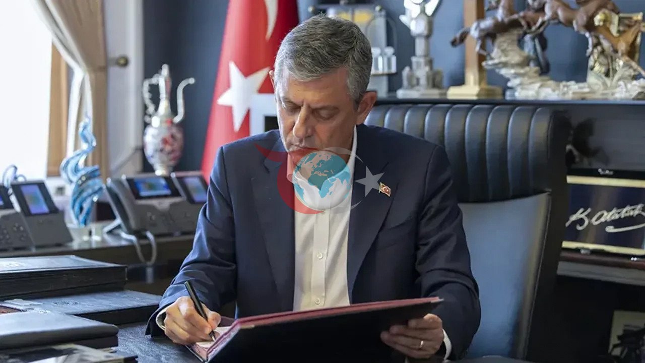 CHP'de Tarihi Bölünme: Özgür Özel ve 90 Milletvekili "Yeni Parti"yi Kurdu