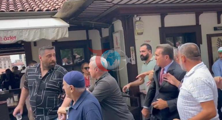 Özgür Özelin cuma namazı çıkışında arbede YENİ Partili vekilden vatandaşa tekme