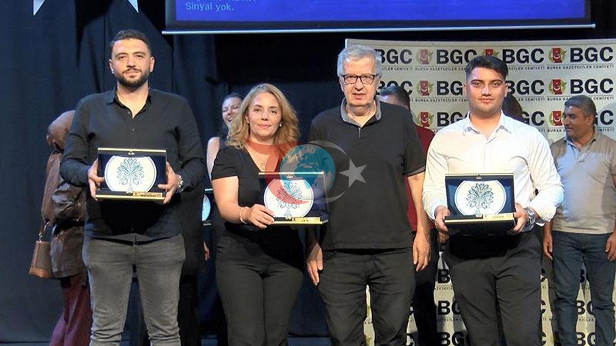 Bursa istsurnalistler birleşiginiň baýraklarynda DHA-a 3 sany uly baýrak