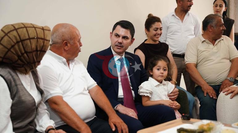 Bakan Kurum Malatya’da Bakırcılar Çarşısı’nı açtı, depremzede aileye misafir oldu