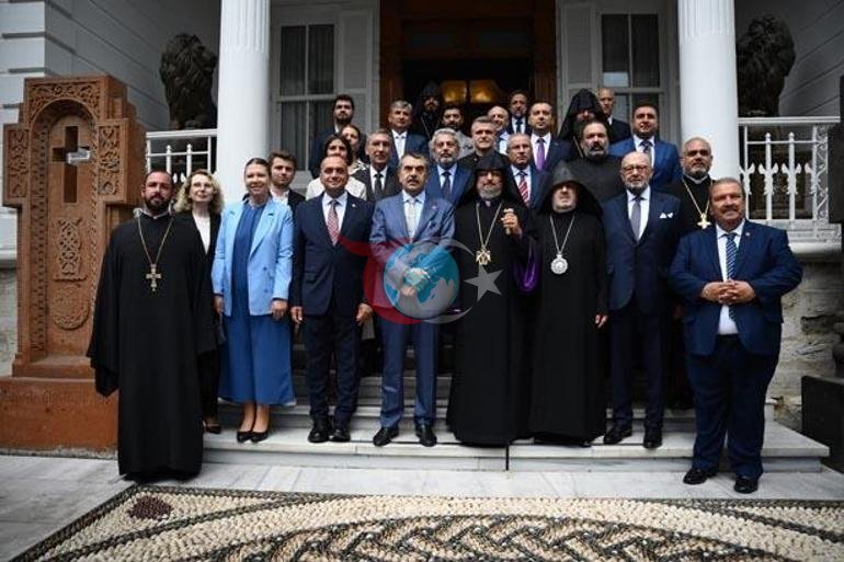 Nazir Tekinden Özəl Bezciyan Erməni İbtidai və Orta Məktəbini ziyarət etdi