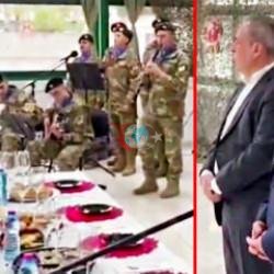 Güney Kıbrıs lideri askerlerle birlikte işgal marşı okudu