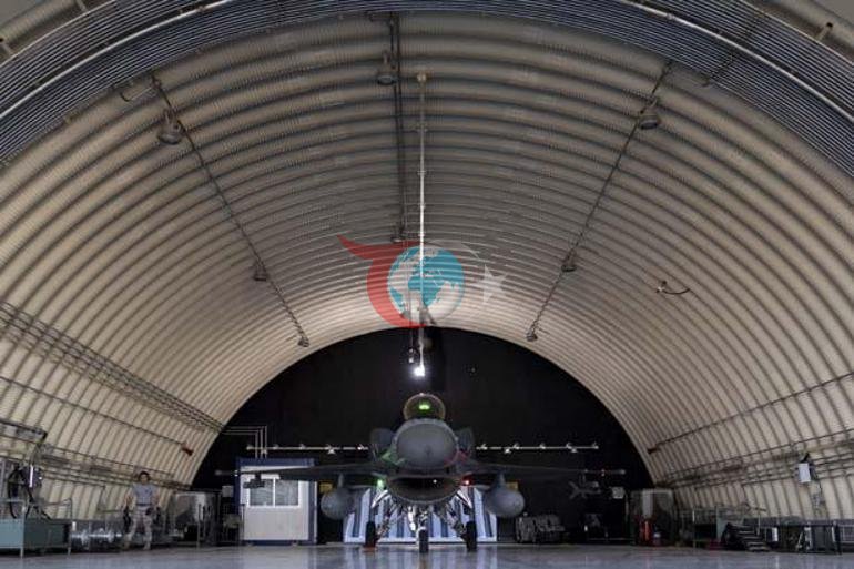 Turkiya F-16 samolyotlari Boltiqboʻyi osmonida navbatchilik qilmoqda. 24/7 toifadagi signal soati