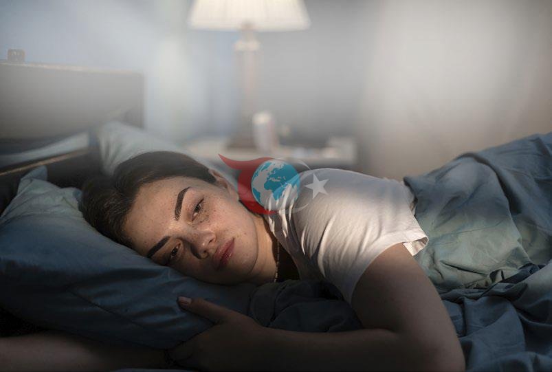 Gece Yarısı Uyanmak Normal mi? Uzmanlar Gerçek Nedenleri Açıklıyor