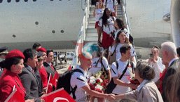 Millətlər Liqasının çempionu Net Sultanları Türkiyəyə döndü! Həvəslə qarşılandı!
<h2>Ədliyyəyə təhvil verilən sürücü həbs olundu</h2>
<p>Hadisədən sonra dərhal hərəkətə keçən polis qrupları qaçan sürücü T.Ü.-nü qısa müddətdə yaxalayaraq nəzarətə götürdü. Polis bölməsində əməliyyatları tamamlandıqdan sonra ədliyyəyə sövq edilən şübhəli məhkəmə tərəfindən tutularaq həbsxanaya göndərilib. İctimaiyyətin böyük reaksiyasına səbəb olan fəlakətli qəza ilə bağlı genişmiqyaslı araşdırma davam edir.</p>
                        </div>

                        <!-- Tags -->
                                                    <div class=