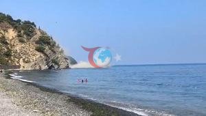 Yer: Mudanya Denizde yüzenler dehşeti yaşadı: Kayalar denize düştü