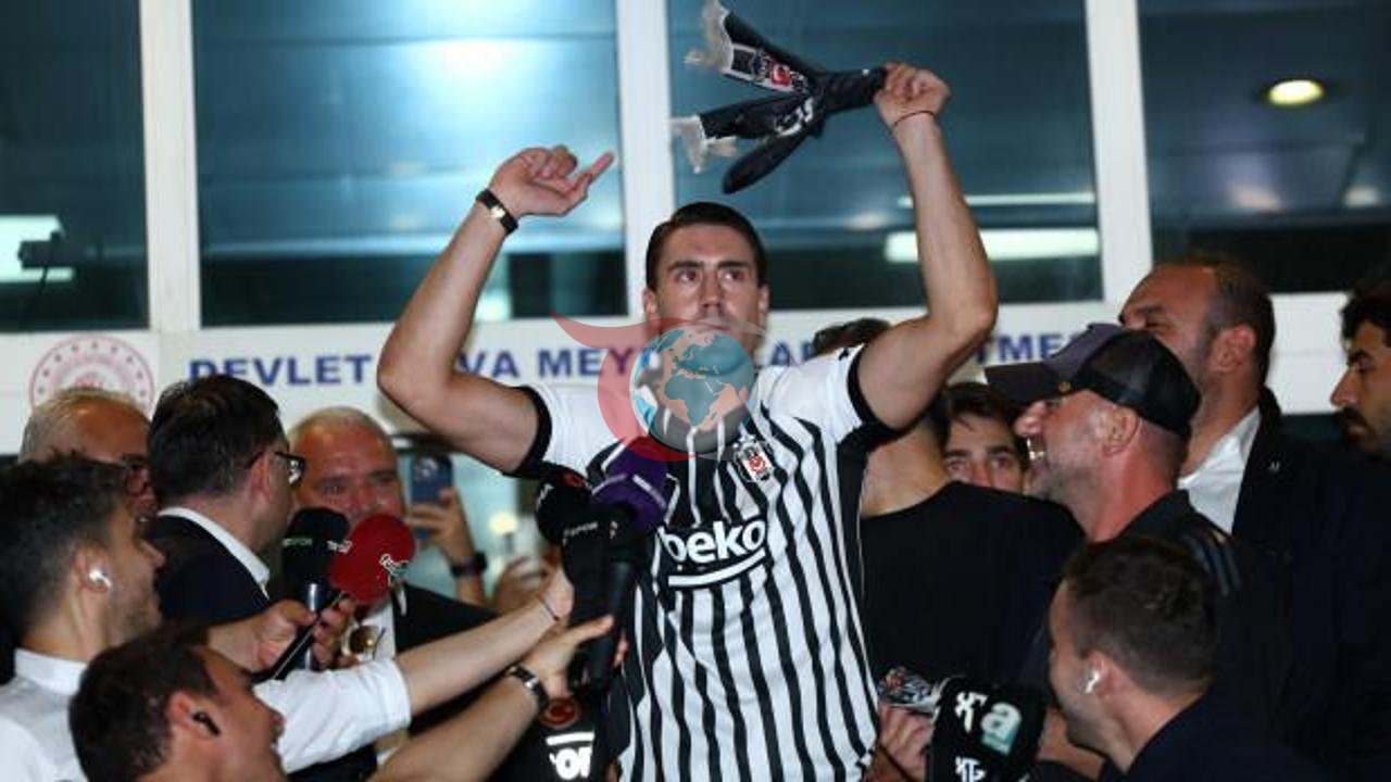 Beşiktaş Yılın Transfer Bombasını Patlattı: Dusan Vlahovic İstanbul'da!