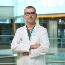 Geçmeyen karın ağrısı apandistin habercisi olabilir! Uzman isim uyardı