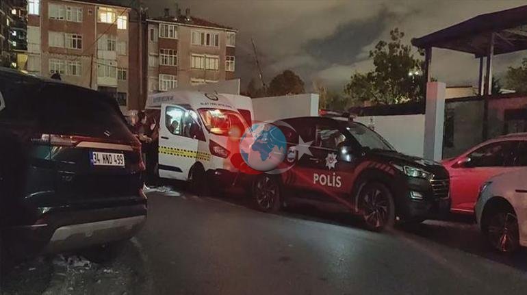 İstanbul Küçükçekmece'de bir kafenin sahibinə silahla atəş açıldı. Yaralananlar var