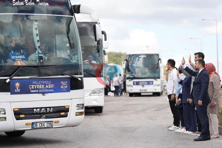 AK Parti’nin kuruluş yıl dönümü programı için Ankara’ya giden binlerce partili Kocaeli’de buluştu