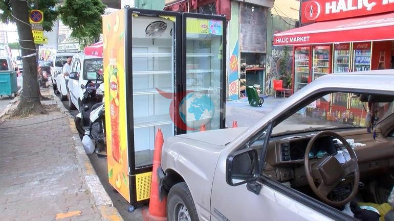 Beyoğlunda 2 maskalı şəxs bazara güllə yağdırdı