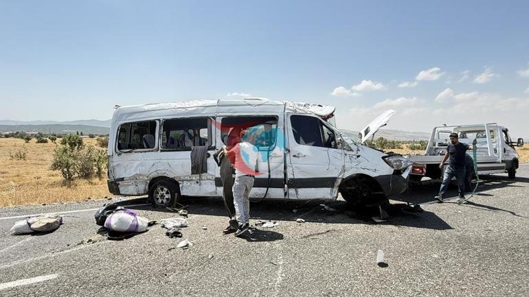 Diyarbakırda nişan yolunda feci kaza Ölü sayısı 5e yükseldi