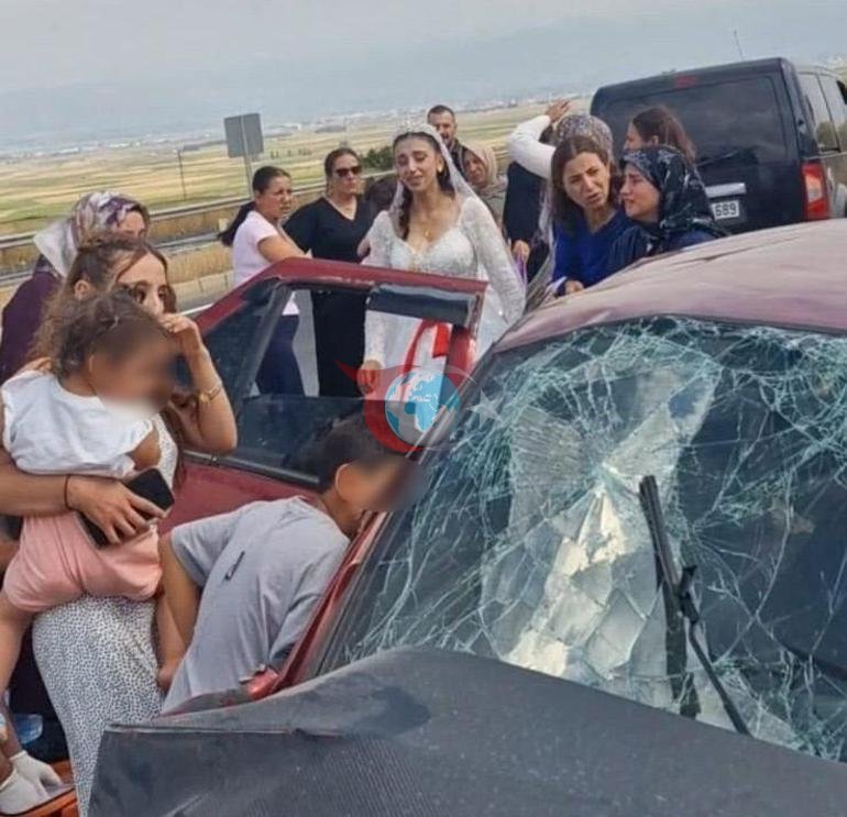 Erzurum’da düğün konvoyu hafriyat kamyonuyla çarpıştı: 2 ölü, 4 yaralı
