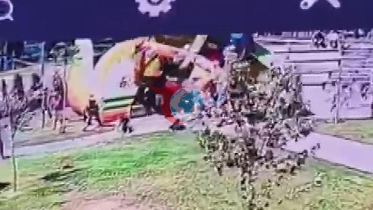 Чекмекөйдө үрөй учурган көз ирмемдер шамалдан улам үйлүлүүчү оюн аянтчасы оодарылып, балдар анын астында калды