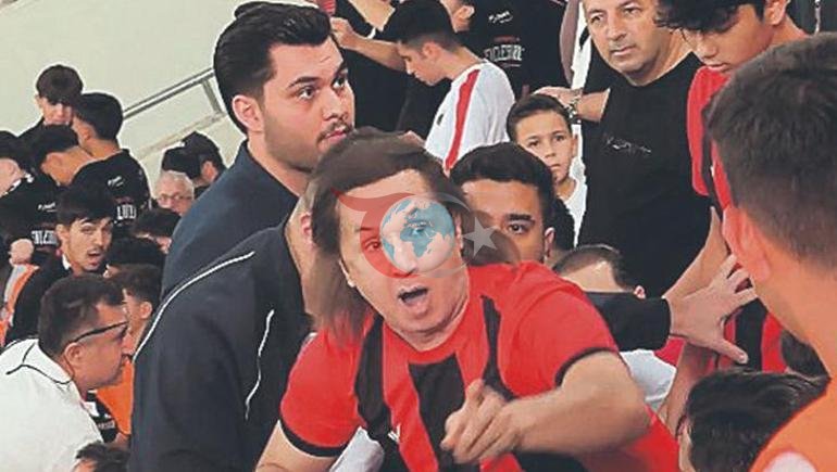 Son xəbər... Balaca Fənərbaxçalı azarkeşi formasını çıxartdıran Şenel Akdemir ilk dəfə sinifdə danışdı